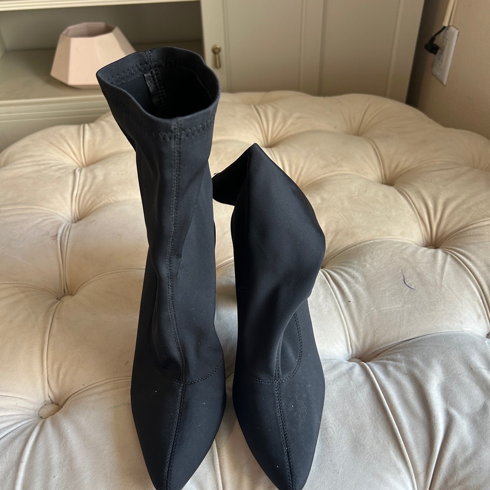 Elegant Black Heeled Boots for Women